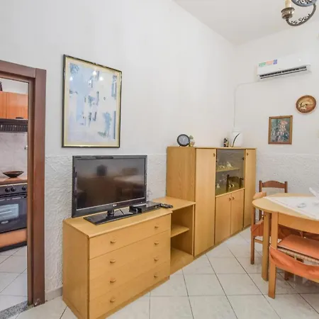 Gorgeous In With Kitchen